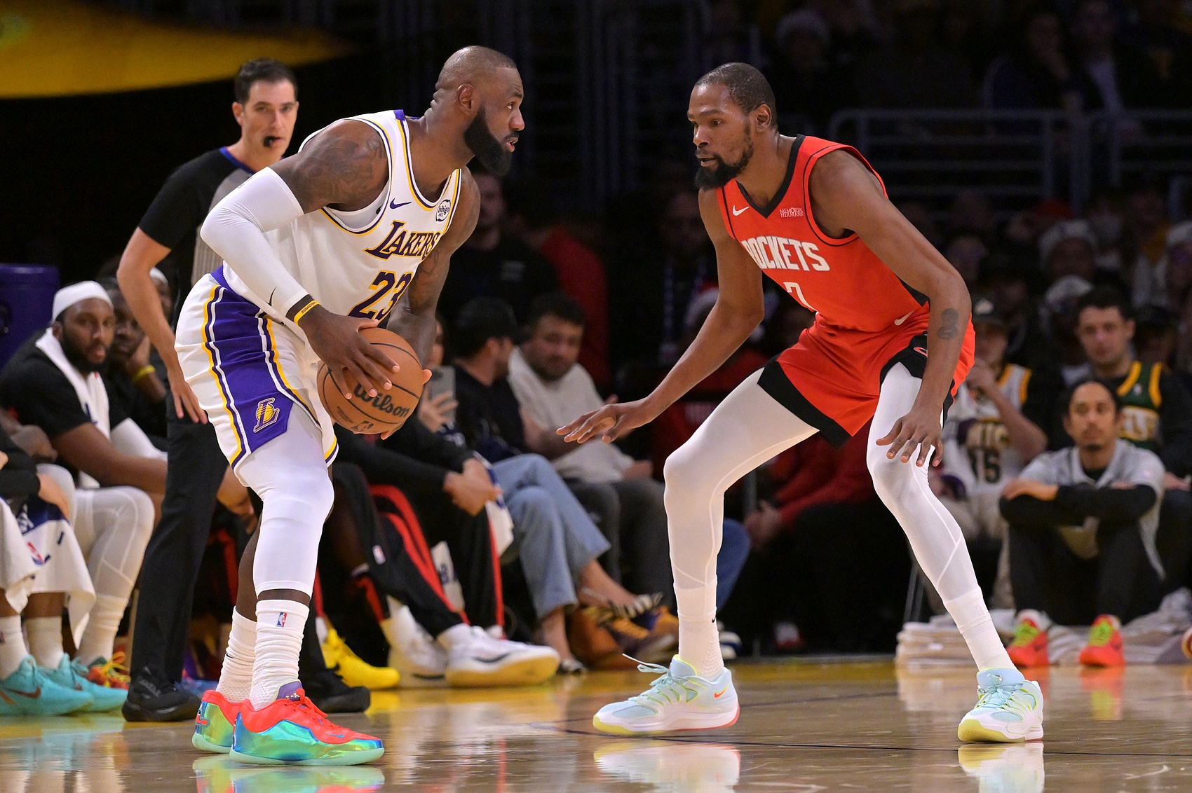 世界杯抽签时间-👑勒邦·占士遇上雷霸龙！NBA译名迷宫：同一球星 三种叫法~